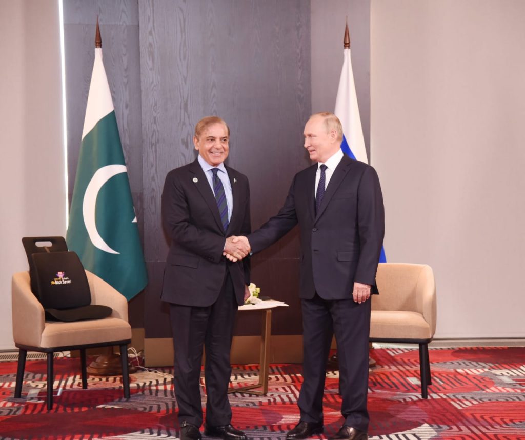 PM meets Putin; reaffirms commitment to expand trade, security cooperation