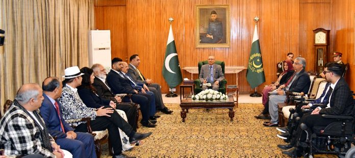 President urges expatriates to highlight Kashmir issue