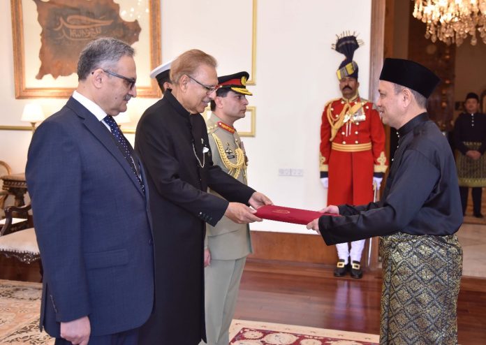 Envoys present credentials to President Alvi