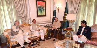 Opposition leader calls on PM