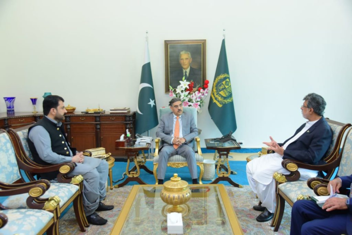 Mir Sarfraz Domki, Shakeel Durrani call on PM