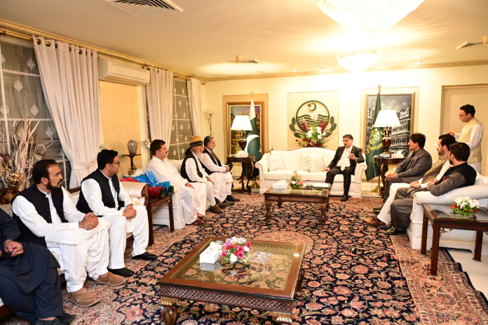 PM meets delegations from Balochistan
