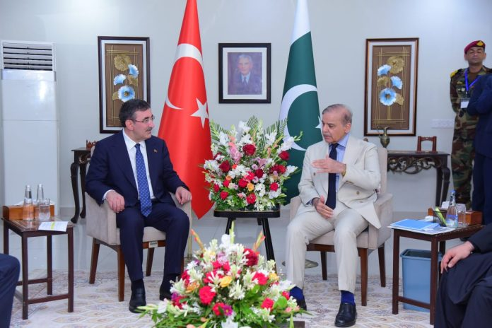 Pakistan, Turkiye agree to maintain close coordination for improved ties