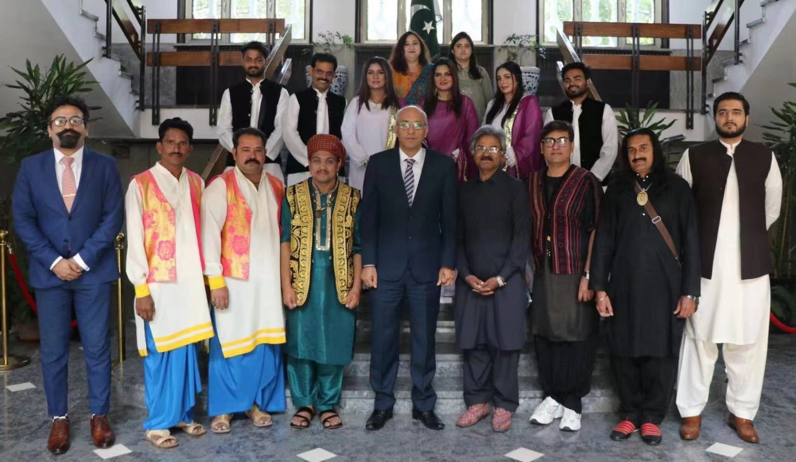 Pakistani Cultural Troupe mesmerizes Chinese, international audience in Langfang, China