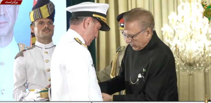 President Alvi confers Nishan-e-Imtiaz (M) on Commander Turkish Navy