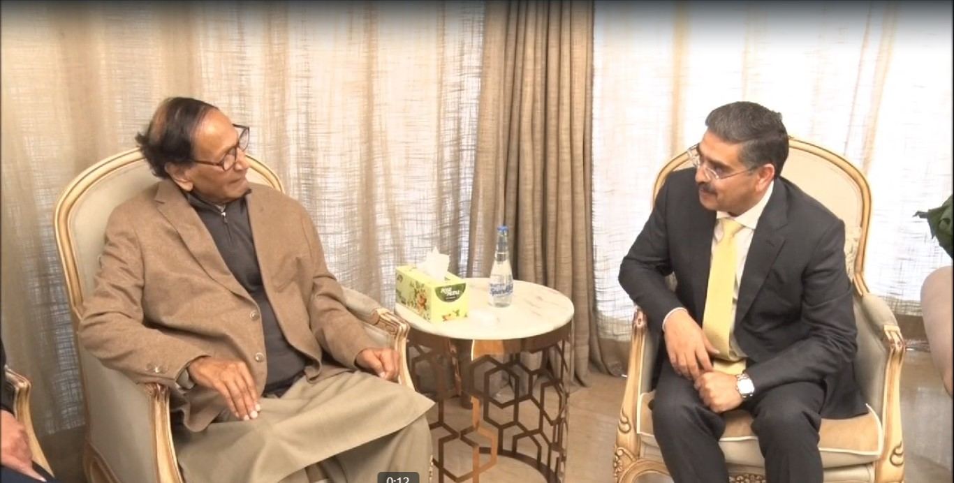 PM visits Ch Shujaat Hussain’s residence