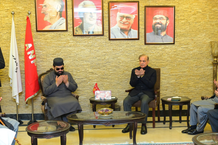 PM visits Asfandyar Wali’s residence to condole over his wife’s demise PM visits Asfandyar Wali’s residence to condole over his wife’s demise