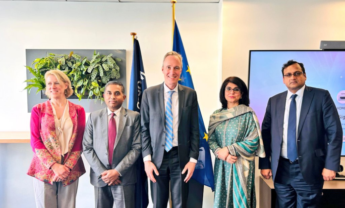 Pakistan’s EU envoy attends roundtable discussion at World Bank