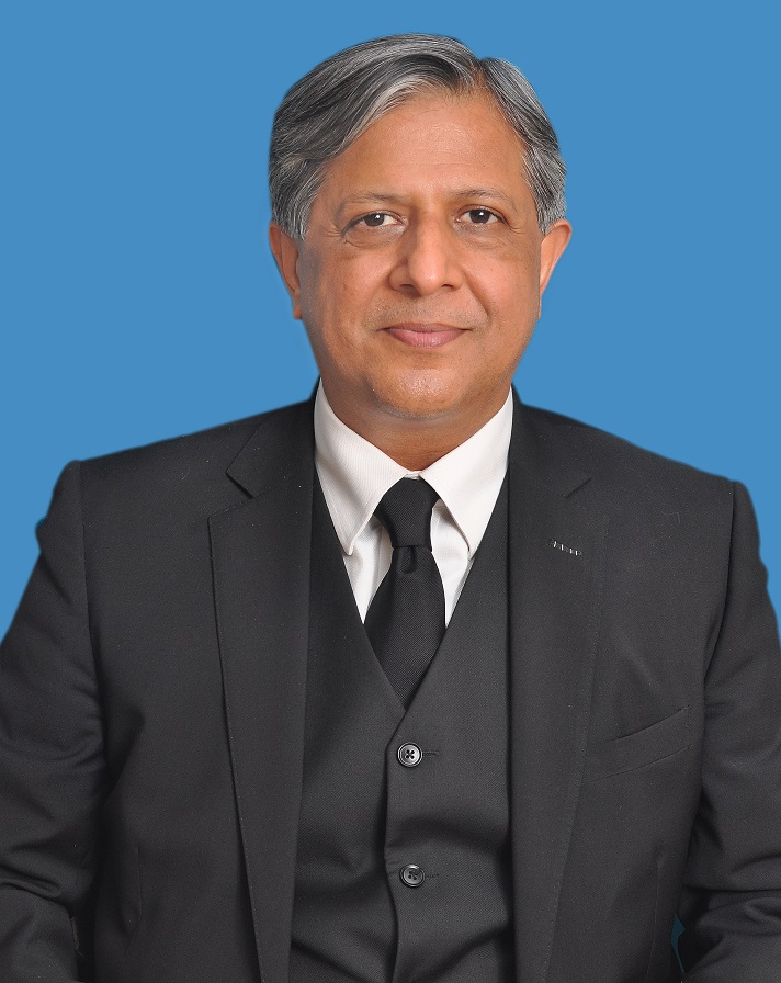 Azam Nazir Tarar assesses prices, facilities at utility store
