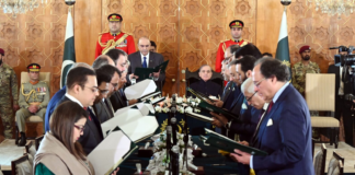 President administers oath to 19-member Cabinet