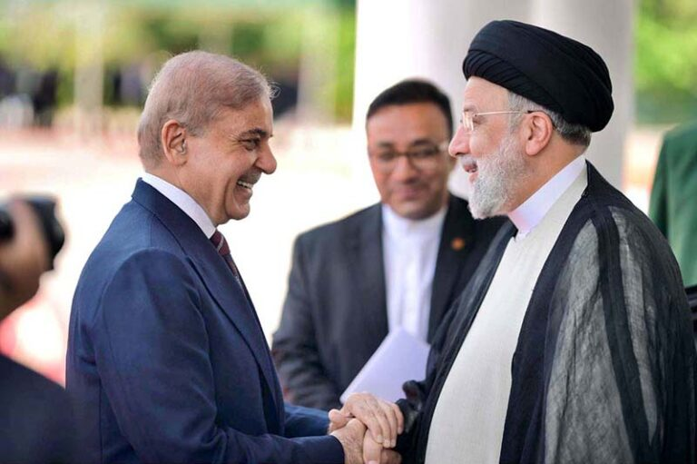 Pakistan, Iran for promoting bilateral trade ties, business activities at border areas