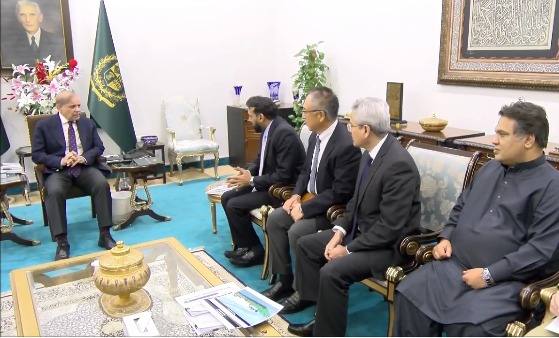 PM urges auto industry to start local manufacturing, implement deletion policy
