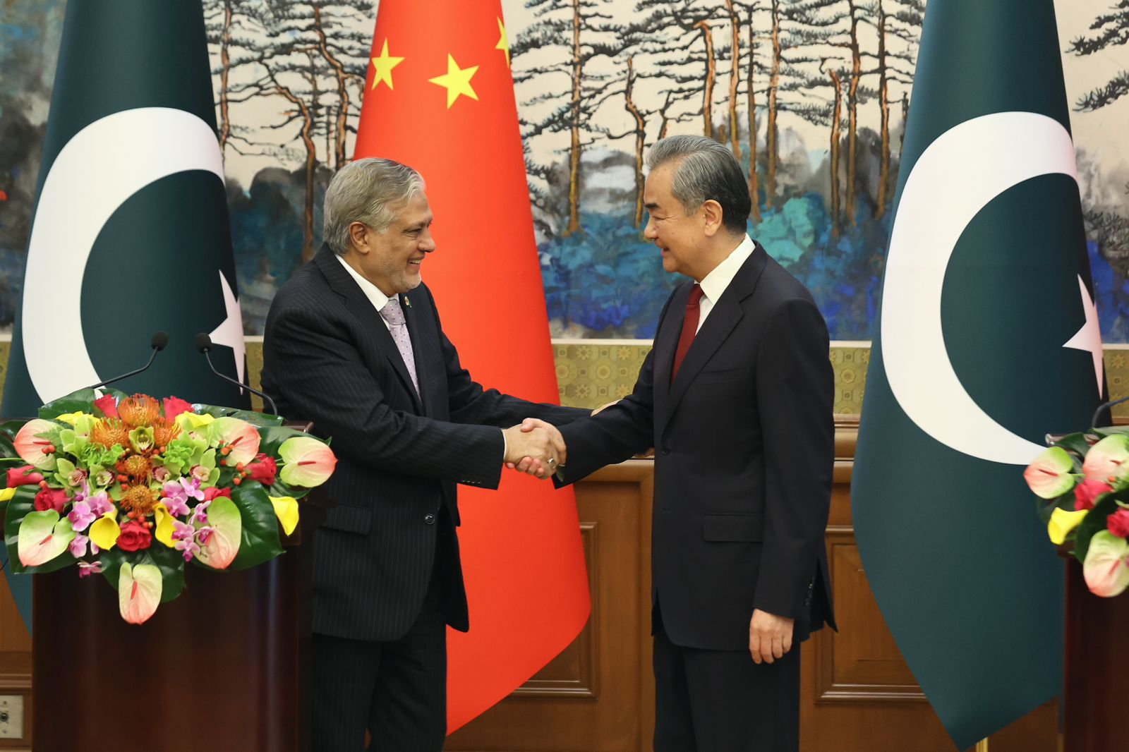Pakistan, China resolved to further deepen bilateral ties thru high-level exchanges
