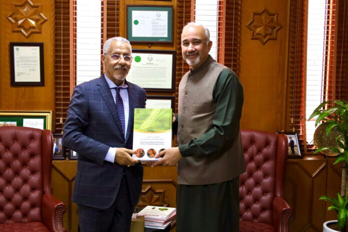 Ambassador Tirmizi, SG Khalifa Int’l Award discuss upcoming Date Palm festival in Pakistan ShareFacebookTwitterWhatsApp