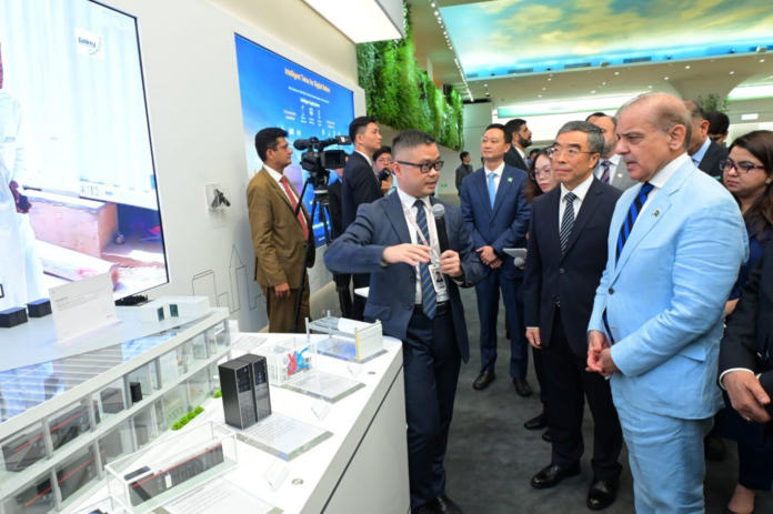 PM invites Huawei to invest in Pakistan’s safe city, taxation, e-governance sectorsPM invites Huawei to invest in Pakistan’s safe city, taxation, e-governance sectors PM invites Huawei to invest in Pakistan’s safe city, taxation, e-governance sectors