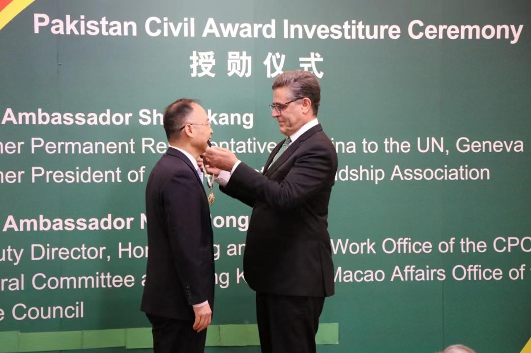 Ambassador Hashmi bestows ‘Hilal-e-Quaid-i-Azam’ on ambassadors Sha Zukang, Nong Rong