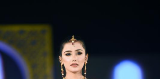 Pakistani traditional costume show