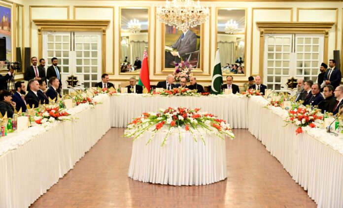 PM hosts banquet in President Lukashenko’s honour