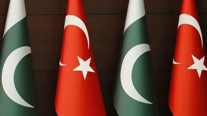 Turkish minister highlights Pakistan-Turkiye bond during visit to a school