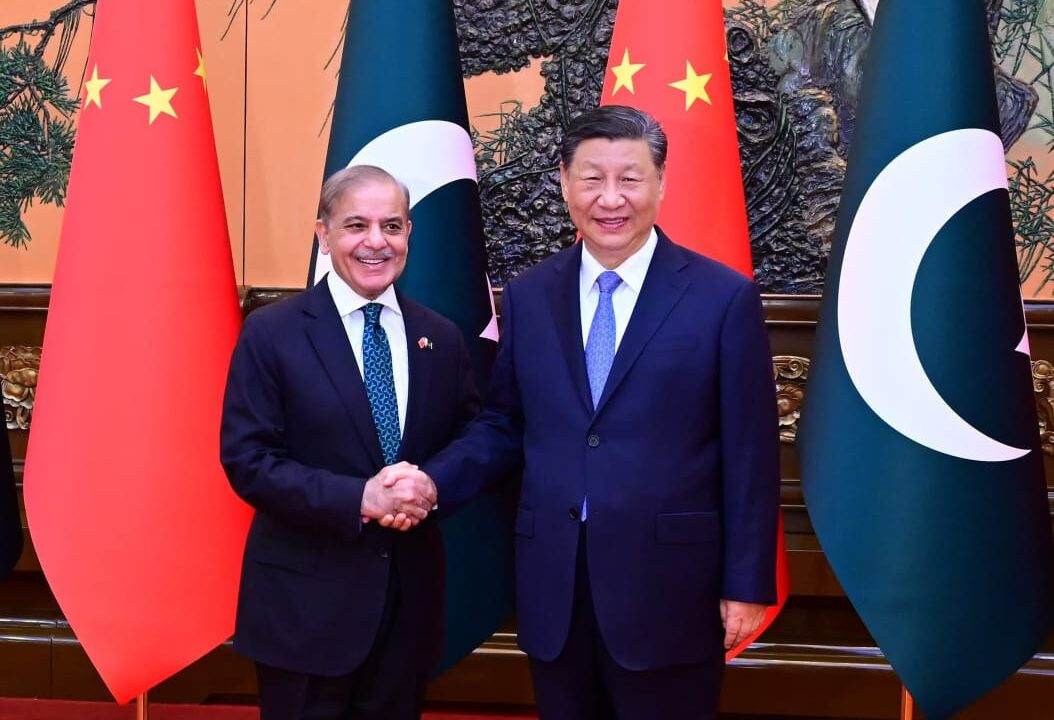 总理祝贺中国国家主席在北京成功召开“两会”