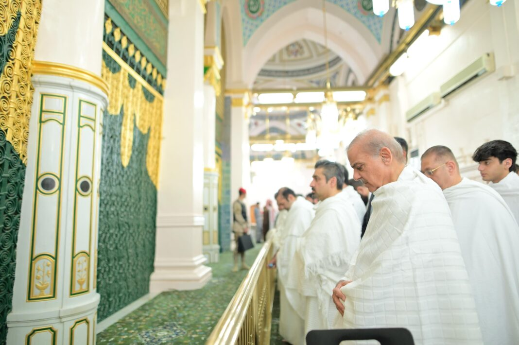 PM Shehbaz Sharif offers Jumma prayers at Masjid e Nabvi