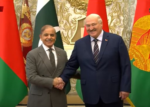 PM Shehbaz given guard of honor at Belarus Independence Palace