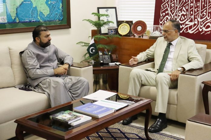 image Planning Minister, Balochistan CM discuss development projects