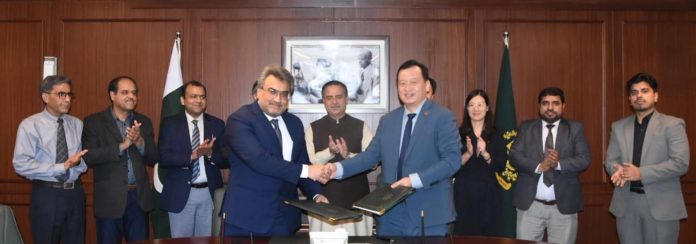 Major maritime shift expected as Pakistan signs MoU with Chinese shipping giant: Junaid Anwar