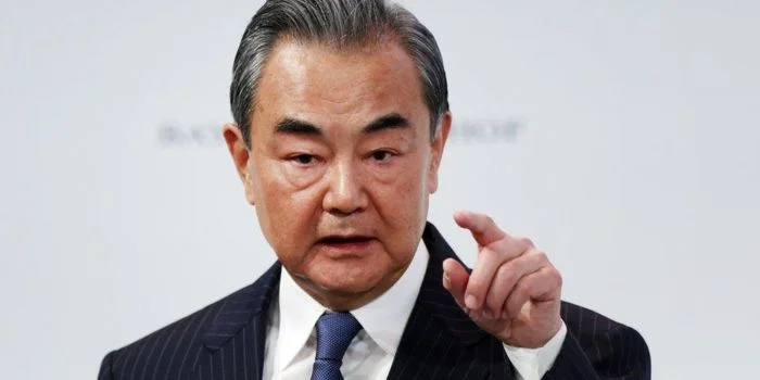 中国外交部长王毅抵达北京进行为期三天的正式访问