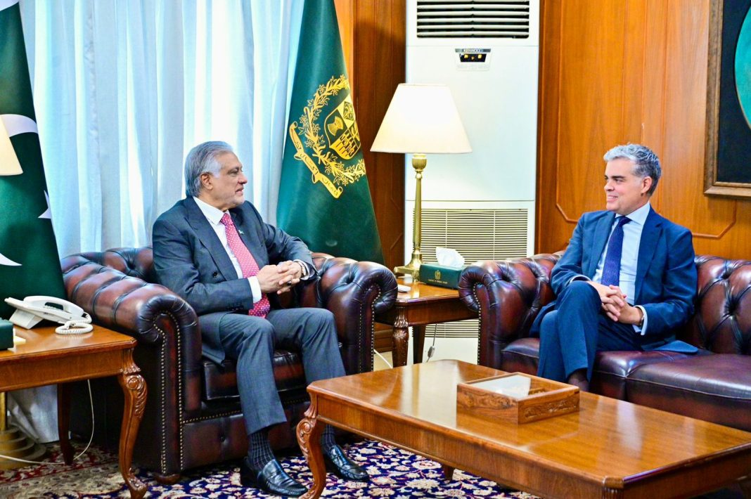 Spanish Senator calls on DPM/FM Ishaq Dar