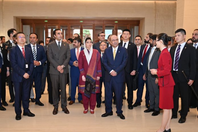 President Zardari for exploring Pak-China joint ventures in electric vehicles, mini trucks