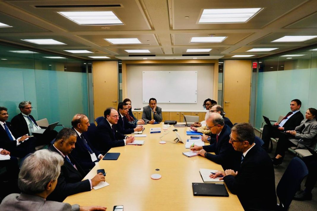 Aurangzeb meets IMF Director, reaffirms commitment to Pakistan’s reform agenda