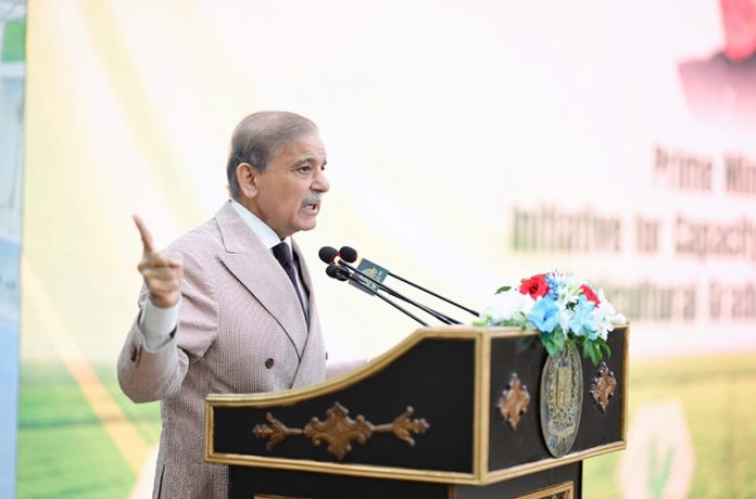 PM praises security forces for thwarting Afghan Taliban attack in Kurram sector