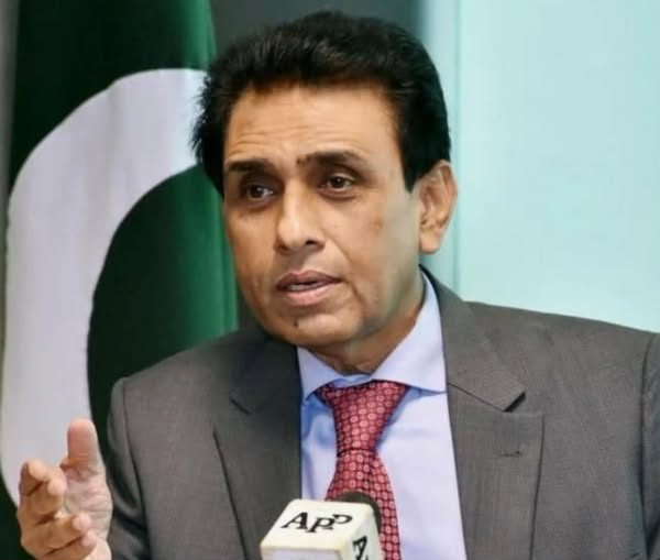 Education minister congratulates students selected for educational tour to Turkey