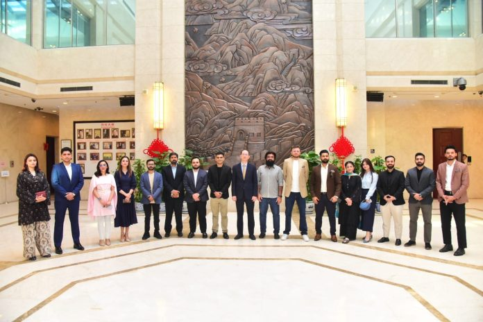 Pakistan’s digital media influencers visit China embassy
