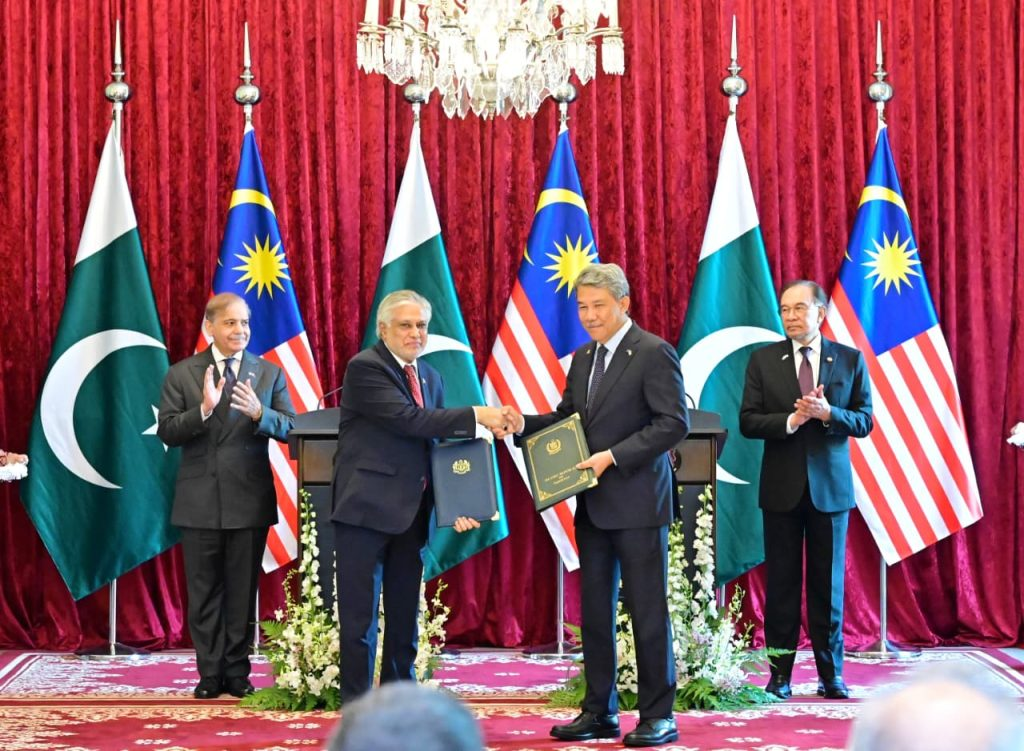 Pakistan, Malaysia sign six accords for cooperation in education, tourism, anti-corruption