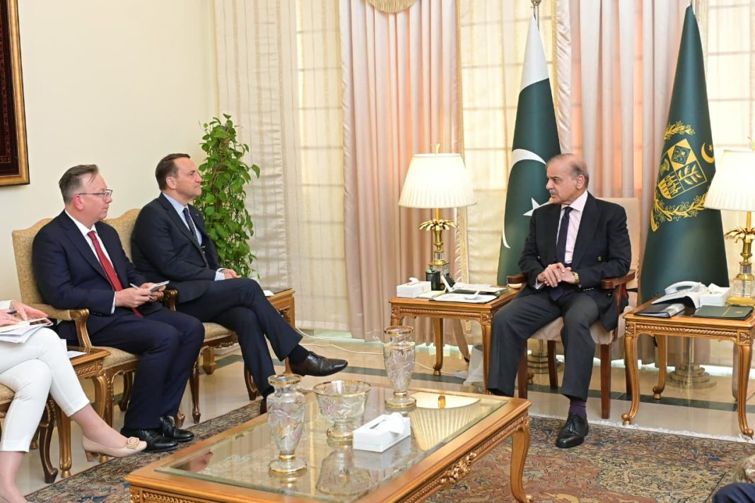PM invites Polish companies to explore investment opportunities in Pakistan’s energy, mining & IT sectors