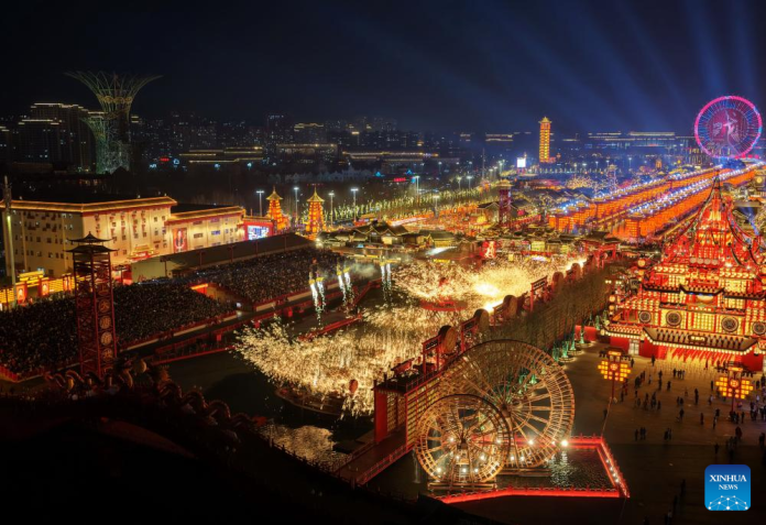 Traditional culture shines as festive travel surges during Spring Festival holiday