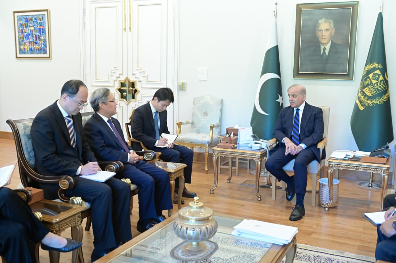 PM lauds China’s economic support; reaffirms commitment to advance CPEC 2.0