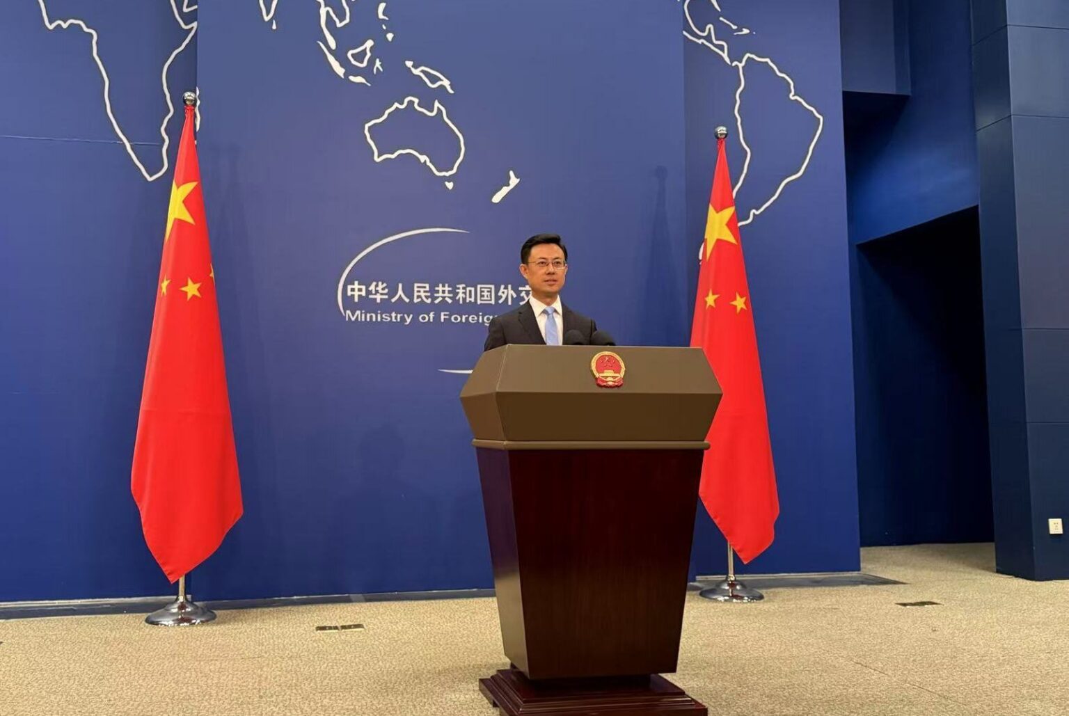 中国将派特使前往德黑兰参加伊朗最高领袖葬礼