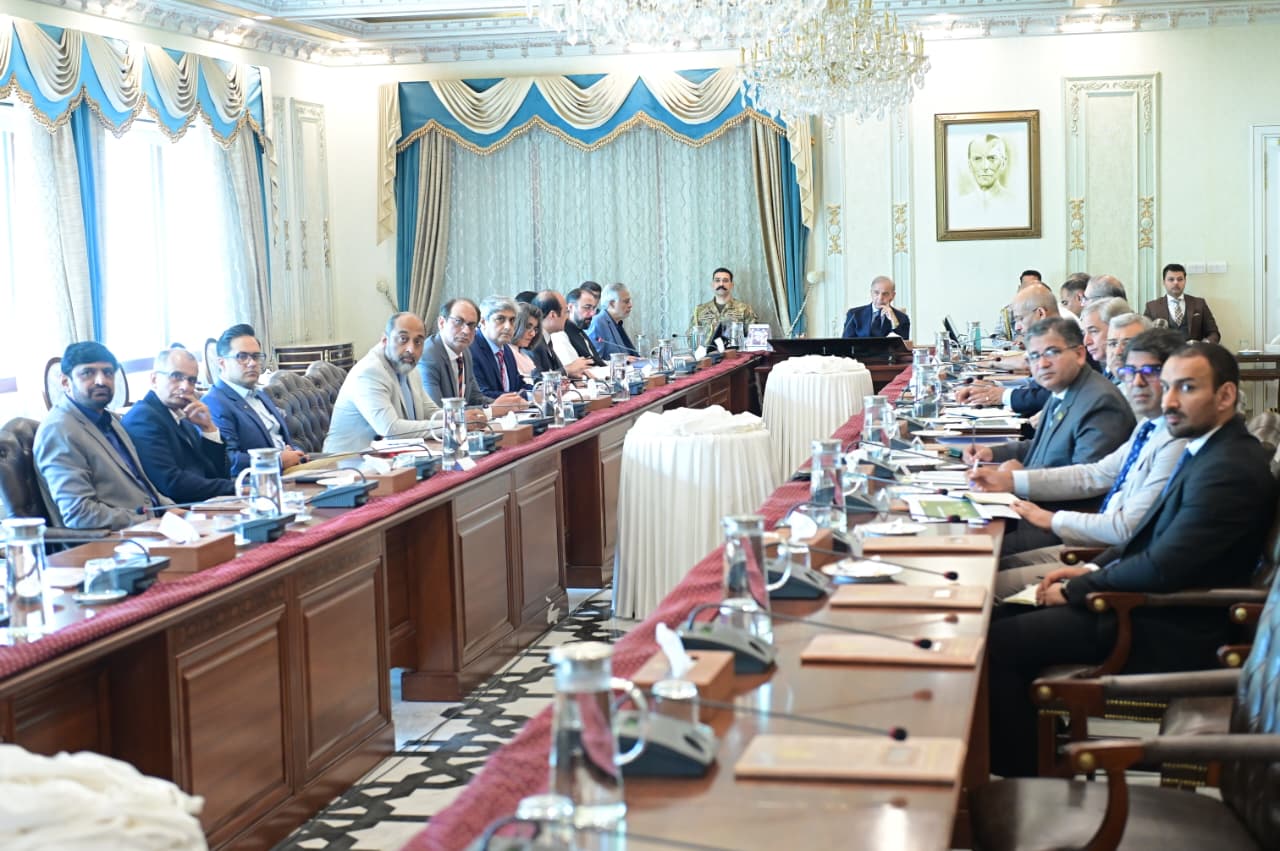PM directs Pakistani embassies to create more overseas job opportunities